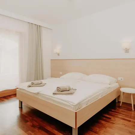 Kolo Adults Only 3* Buzinija