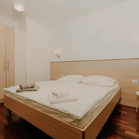 Kolo Adults Only 3* Buzinija