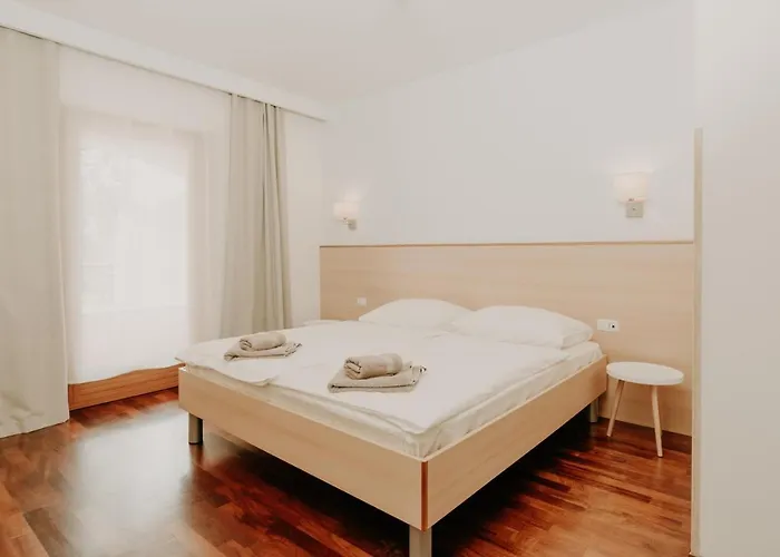 Kolo Adults Only 3* Bužinija